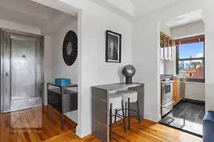 300 W 23rd St, New York, NY 10011 - Photo 2