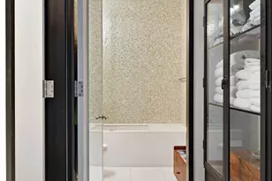 200 E 65th St, New York City, NY 10065 - Photo 22