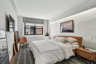 116 Central Park S #9A, New York City, NY 10019 - Photo 4