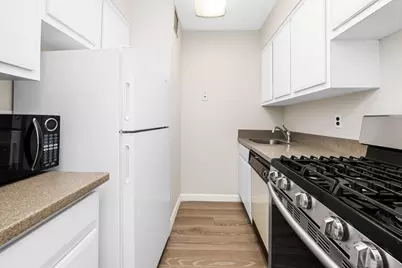 301 E 45th Street #20C, New York City, NY 10017 - Photo 4