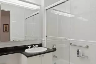 350 E 82nd St, New York, NY 10028 - Photo 4