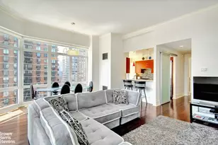 300 E 55th St, New York City, NY 10022 - Photo 2