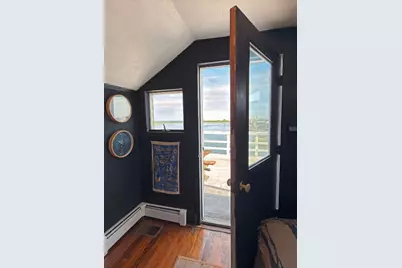61 W 16th Road, New York City, NY 11693 - Photo 18