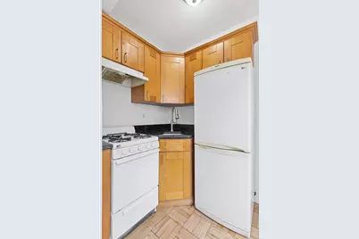 225 E 46th Street #11E, New York, NY 10017 - Photo 4