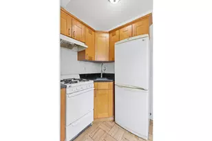 225 E 46th St, New York, NY 10017 - Photo 4