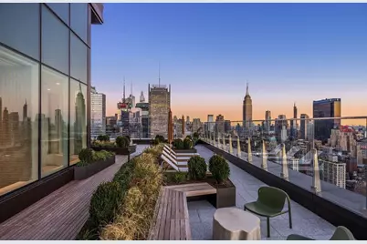 550 10th Avenue #2006, New York City, NY 10018 - Photo 6