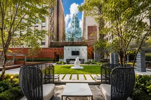 217 W 57th St, New York City, NY 10019 - Photo 22