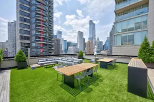 305 E 61st St, New York City, NY 10065 - Photo 16
