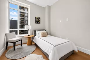 305 E 61st St, New York City, NY 10065 - Photo 8