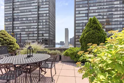 10 Mitchell Place #9E, New York City, NY 10017 - Photo 8