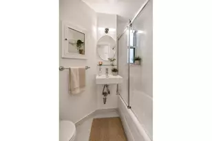 10 Mitchell Pl, New York City, NY 10017 - Photo 6