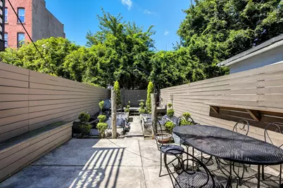 10 Roosevelt Place, New York City, NY 11233 - Photo 4