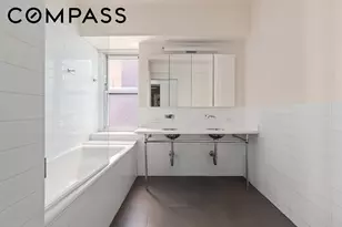 347 W 39th St, New York City, NY 10018 - Photo 14