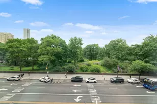 160 Central Park S, New York City, NY 10019 - Photo 28