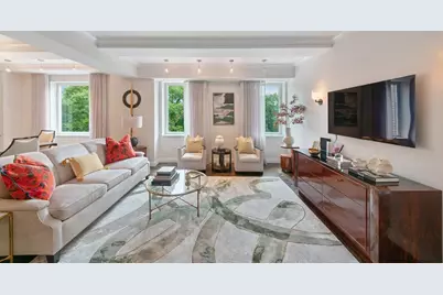 160 Central Park S #407, New York City, NY 10019 - Photo 2