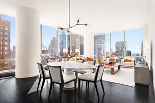157 W 57th St, New York City, NY 10019 - Photo 2