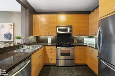 120 Riverside Boulevard #6R, New York City, NY 10069 - Photo 4