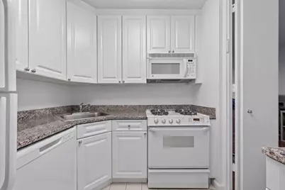 300 E 40th Street #9G, New York City, NY 10016 - Photo 8