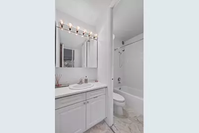 300 E 40th Street #9G, New York City, NY 10016 - Photo 18