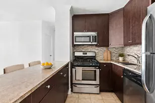 130 W 67th St, New York, NY 10023 - Photo 4