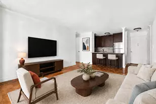 130 W 67th St, New York, NY 10023 - Photo 2