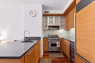 30 West St, New York City, NY 10004 - Photo 6