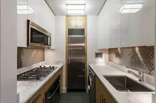211 E 51st St, New York, NY 10022 - Photo 2