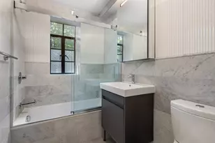 25 Monroe Pl, Brooklyn, NY 11201 - Photo 2
