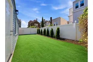 15 Fort Charles Pl, New York, NY 10463 - Photo 26