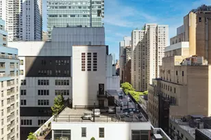 200 E 57th St, New York, NY 10022 - Photo 2