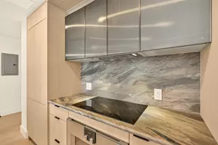 400 W 38th St, New York, NY 10018 - Photo 4