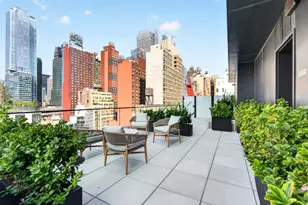 400 W 38th St, New York, NY 10018 - Photo 16