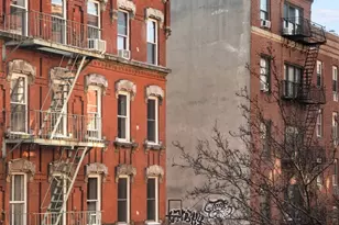 186 E 2nd St, New York, NY 10009 - Photo 6