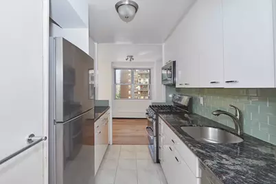 303 W 66th Street #1BW, New York City, NY 10069 - Photo 4