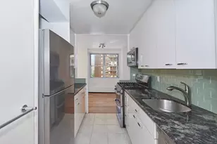 303 W 66th St, New York City, NY 10069 - Photo 4
