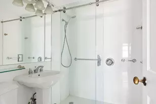 360 E 72nd St, New York City, NY 10021 - Photo 6