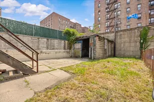 2820 Voorhies Ave, Brooklyn, NY 11235 - Photo 16