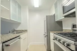 210 Warren St, New York City, NY 10282 - Photo 2