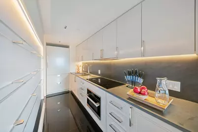160 Central Park S #2707, New York City, NY 10019 - Photo 6