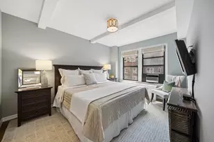 339 E 58th St, New York City, NY 10022 - Photo 12