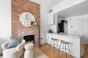 110 W 71st St, New York City, NY 10023 - Photo 2