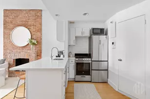 110 W 71st St, New York City, NY 10023 - Photo 4