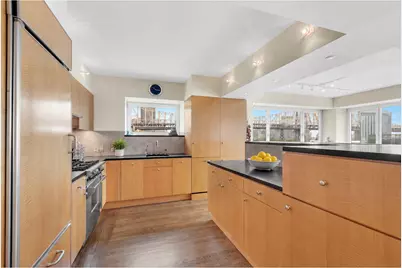 25 Sutton Place S #5F, New York City, NY 10022 - Photo 4