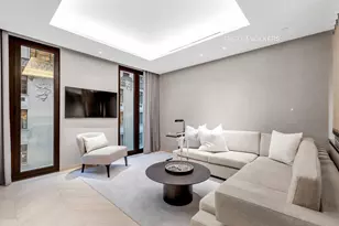 685 5th Ave, New York City, NY 10022 - Photo 2
