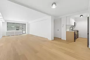 225 E 46th St, New York, NY 10017 - Photo 1