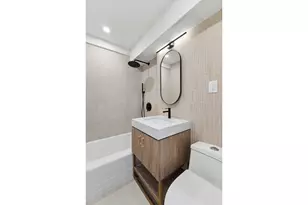225 E 46th St, New York City, NY 10017 - Photo 4