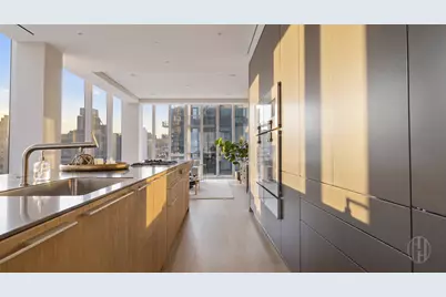 515 W 29th Street #9, New York City, NY 10001 - Photo 4