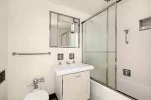 410 W 24th St, New York City, NY 10011 - Photo 6