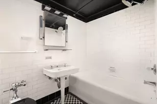 410 W 24th St, New York City, NY 10011 - Photo 8