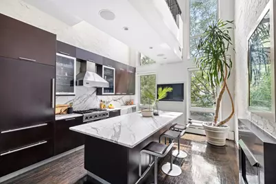 262 W 25th Street #2, New York, NY 10001 - Photo 2